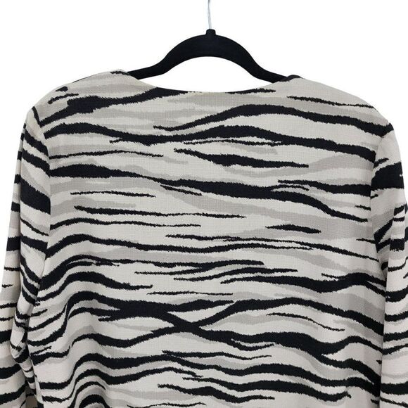 Chico's Blazer Size 2 White Twill Black Gray Tiger Cotton Scoop Career Luncheon - Picture 10 of 12
